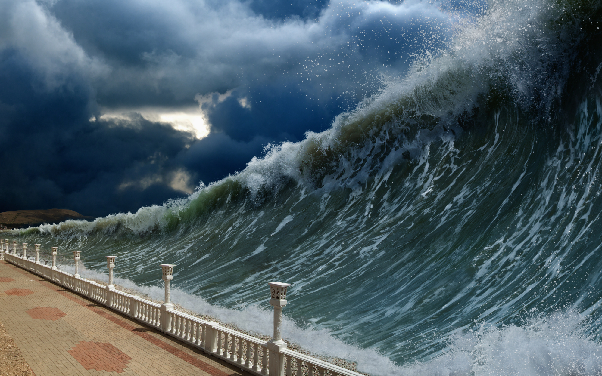 Фото огромная волна цунами Мегалофобия