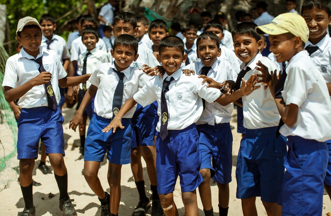 Фото мальчиков в школьной форме, Шри-Ланка