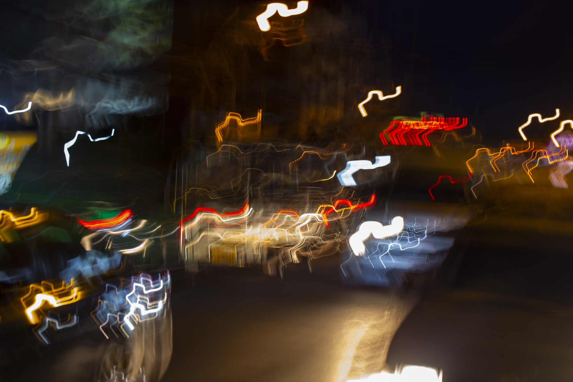 Фото дорожний рух вночі розмите