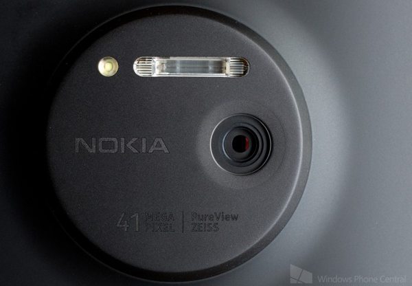 Nokia Lumia 1020 Camera Overhead