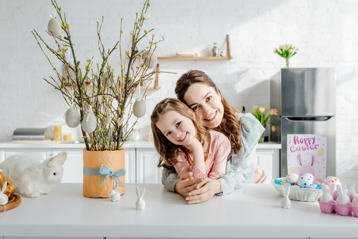 indoor Easter photoshoot ideas for mom and daughter